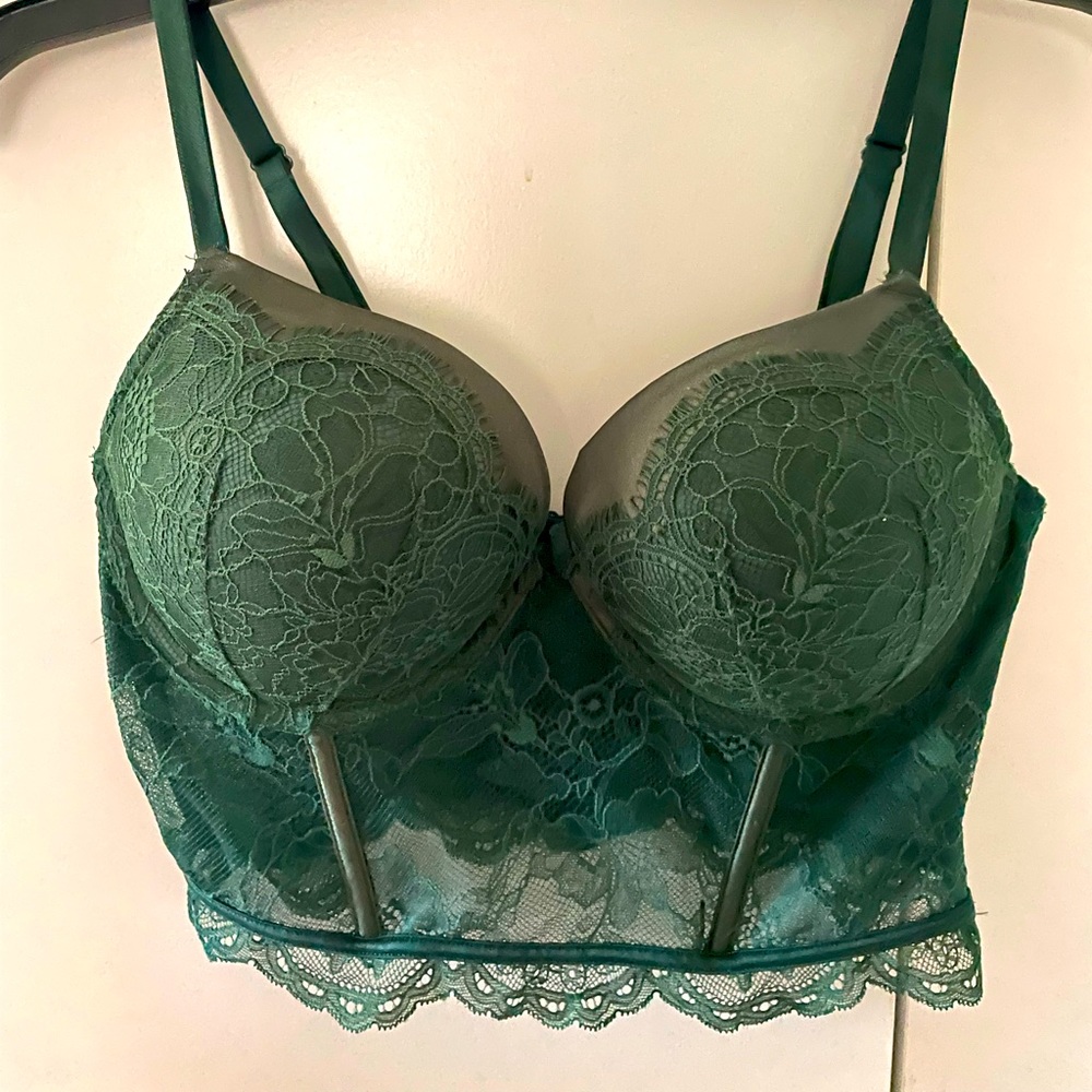 Emerald green Victoria’s Secret bralette.